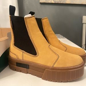 NIB Platform Puma, women’s size 6.5!